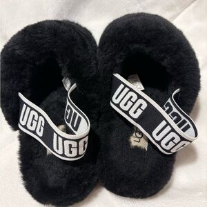 UGG Fluff Yeah Black Shearling Logo Strap Slippers Women’s Size 8